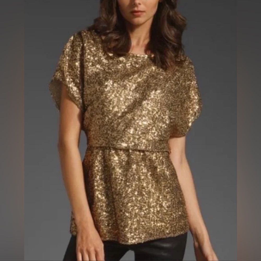 Alice + Olivia Barret Gold Sequin cinched Short Sleeve Top size M